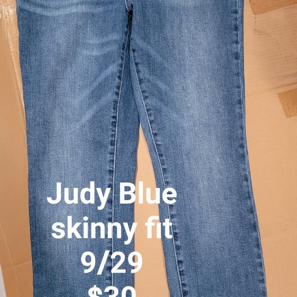 Jeans - Picture 3 of 4